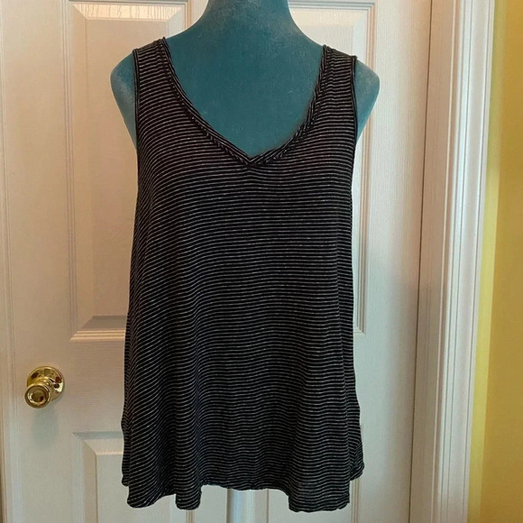 Calvin Klein Tops - Calvin Klein tank top